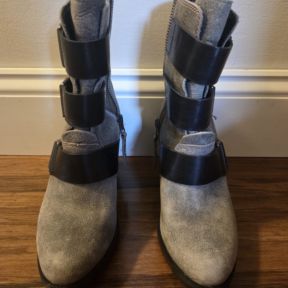 Sorel Gray Suede Ankle Boots with Black Strap Details